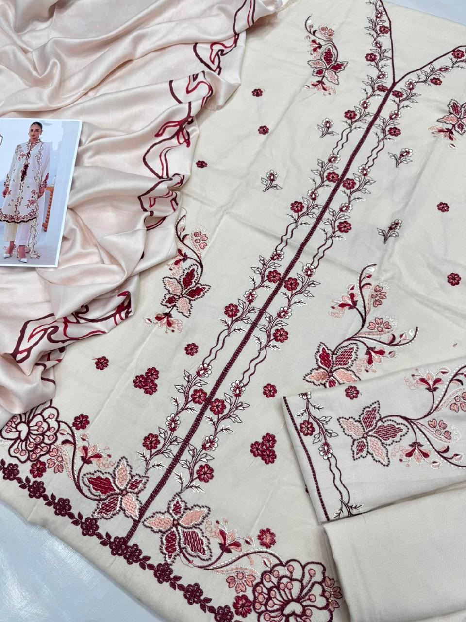 Dhanak embroidered 3-piece unstitched suit Design 16, product photo