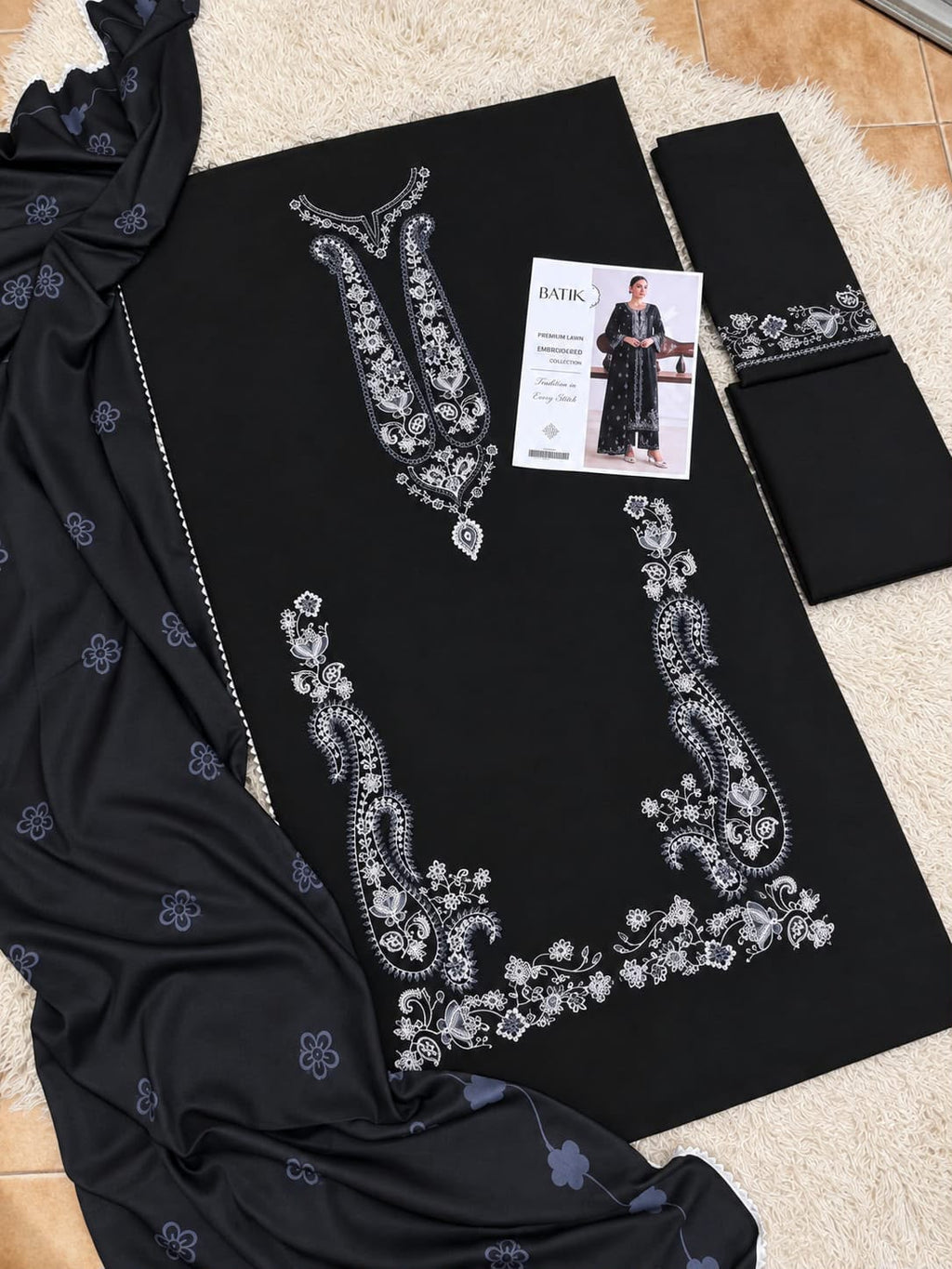 Dhanak embroidered 3-piece unstitched suit Design 39, product photo